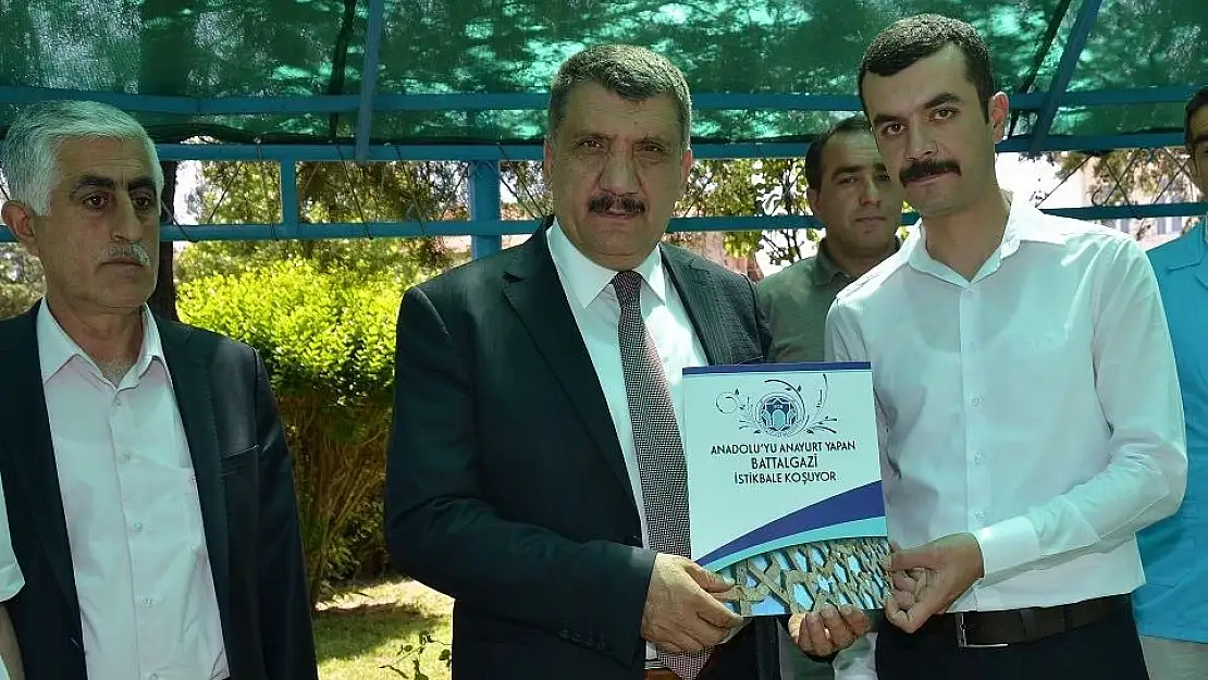 KURSİYERLERE SERTİFİKALARI VERİLDİ