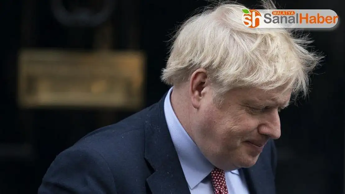 İngiltere Başbakanı Johnson, korona virüs semptomları nedeniyle hastaneye kaldırıldı