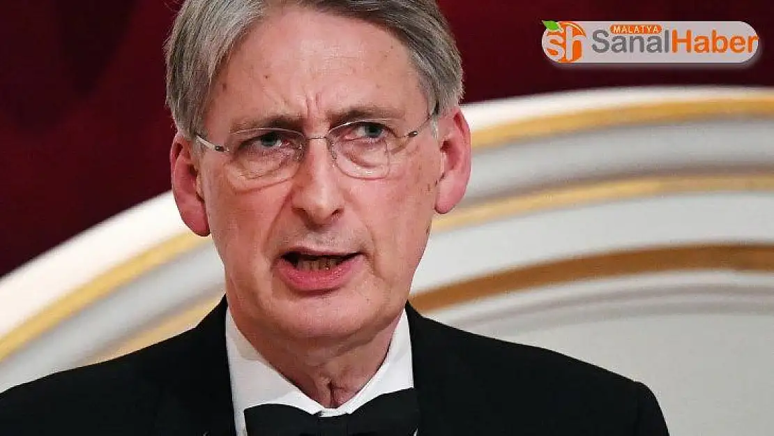 İngiltere Maliye Bakanı Hammond istifa etti