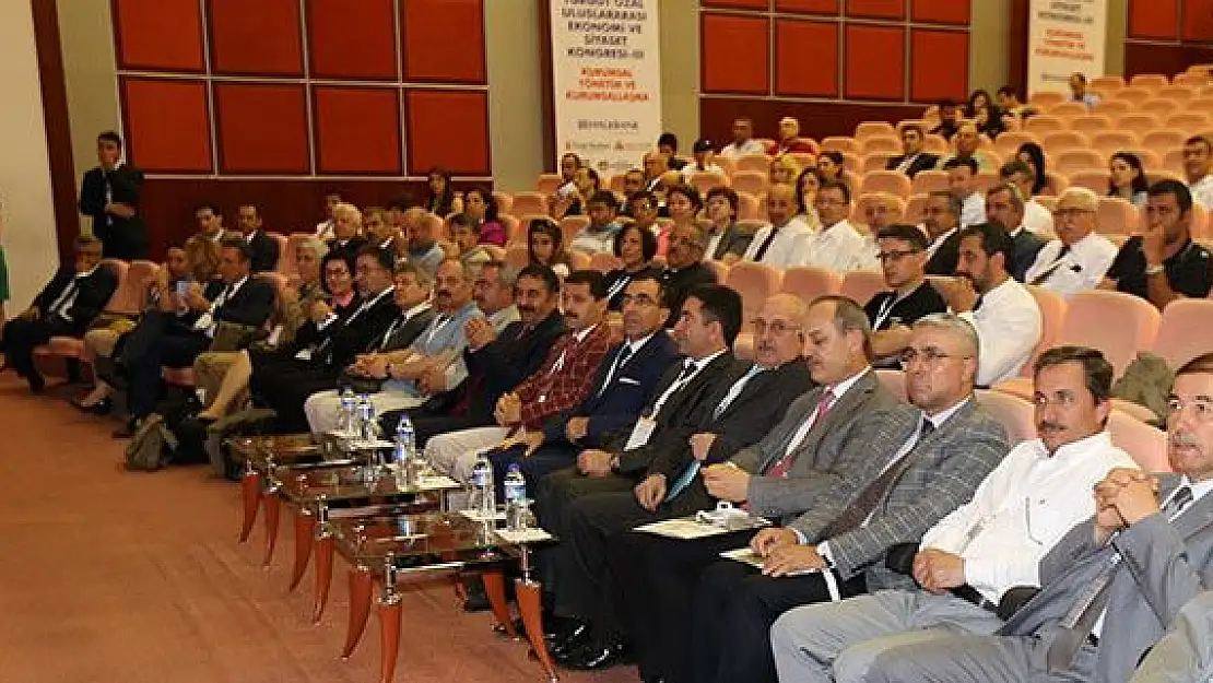 Turgut Özal Uluslararası Ekonomi ve Siyaset Kongresi Başladı