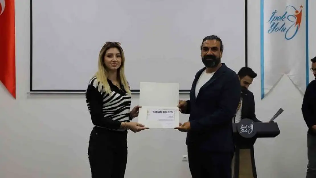 'İnsansız hava aracı ile zirai ilaçlama eğitimini tamamlayanlara sertifikaları verildi'