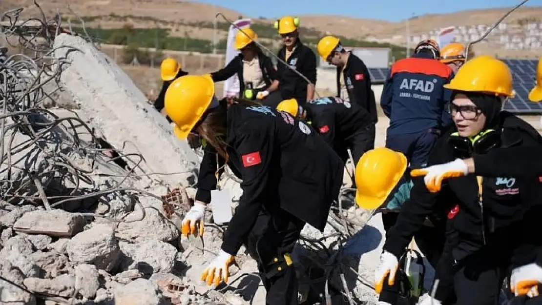 'İpekyolu´nda 60 gönüllü ile gerçeği aratmayan deprem tatbikatı'