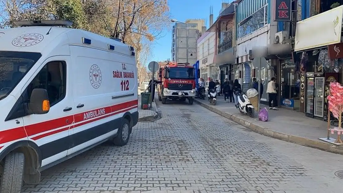 'İş yeri yangınında 2 kişi yaralandı'