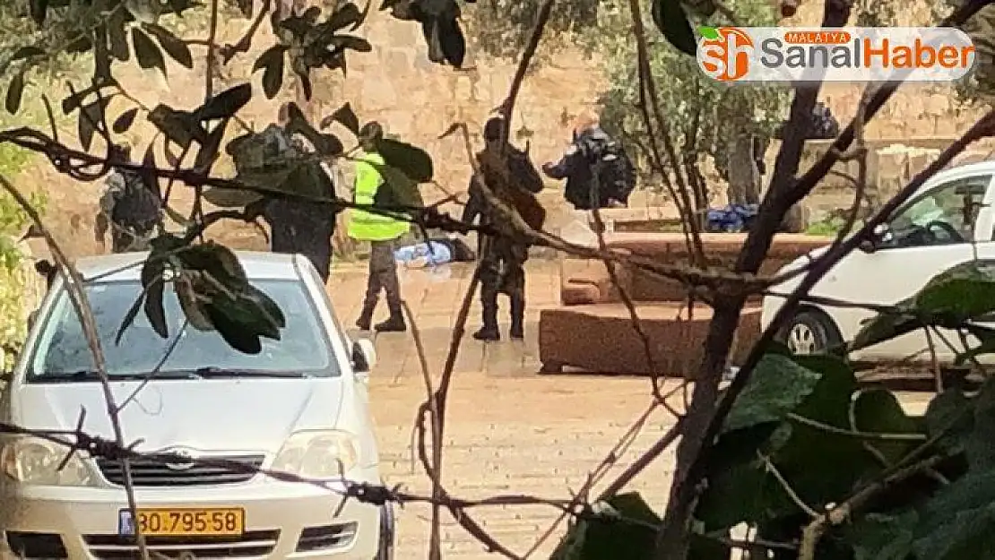 İsrail güçleri, Mescid-i Aksa'nın kapılarını bıçaklı saldırı iddiasıyla kapattı