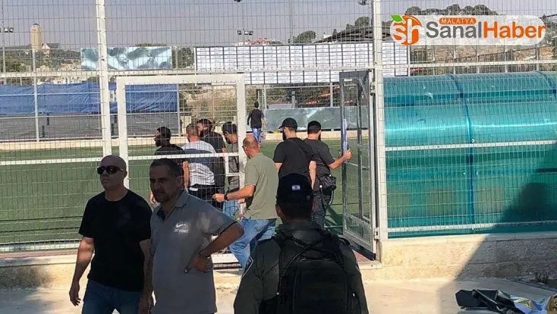 İsrail, Kudüs'te stadyuma baskın düzenledi