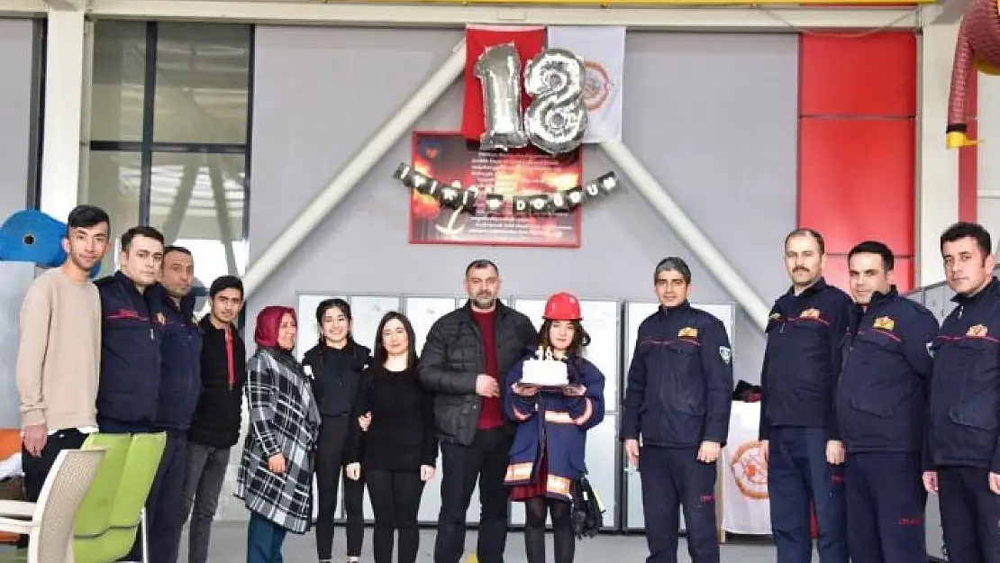 'İtfaiyede sürpriz doğum günü'