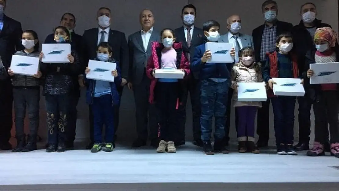 'İzollu Vakfı´ndan eğitime 100 tablet desteği'