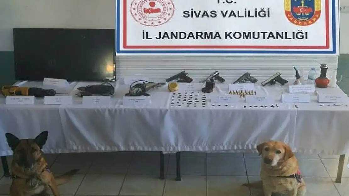 'Jandarma´dan uyuşturucuya darbe, 7 kişilik uyuşturucu şebekesi çökertildi'