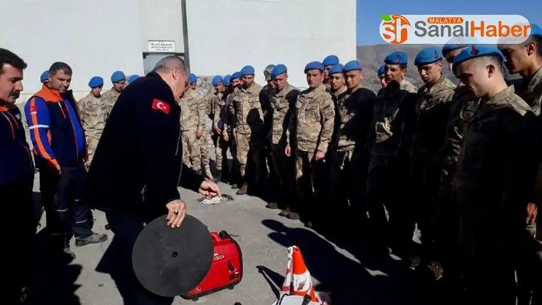 Jandarma personeline deprem farkındalık eğitimi