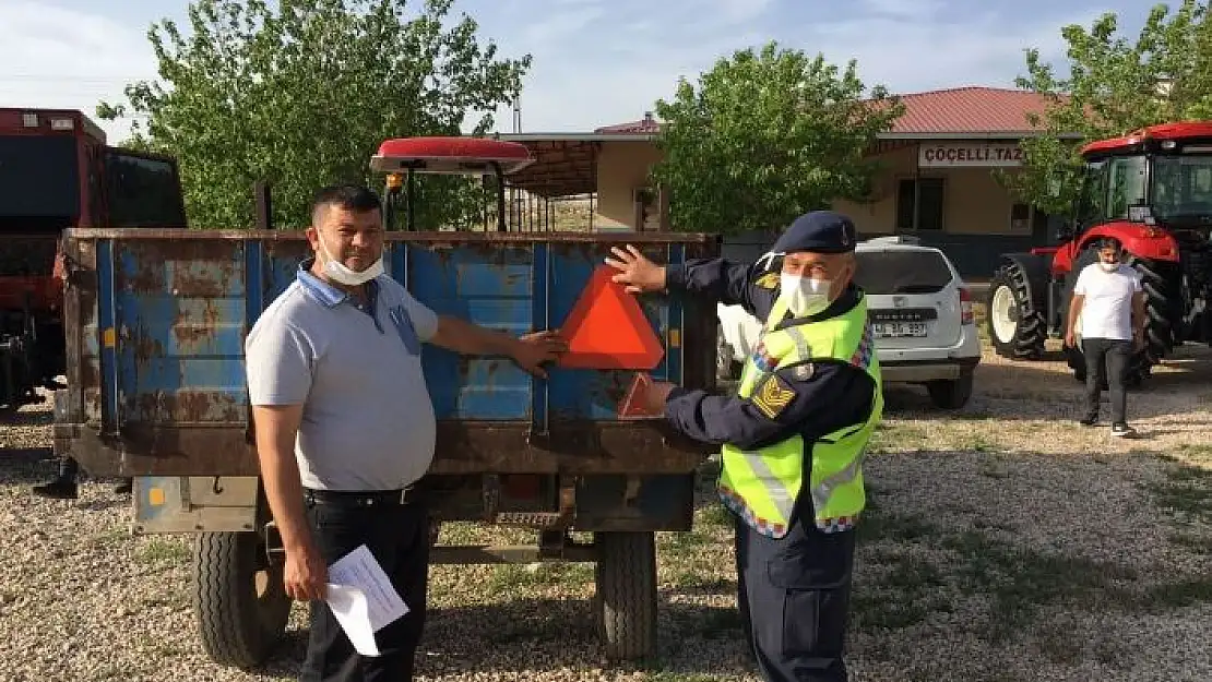 'Jandarmadan traktör sürücülerine bilgilendirme'