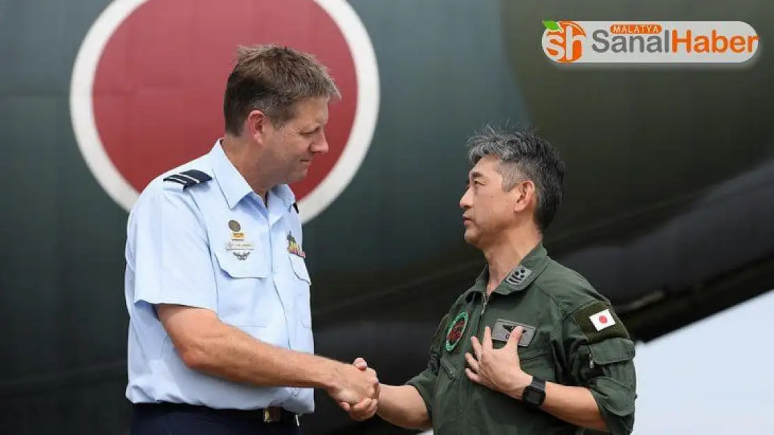 Japonya askerleri yangın söndürme çalışmaları için Avustralya'da