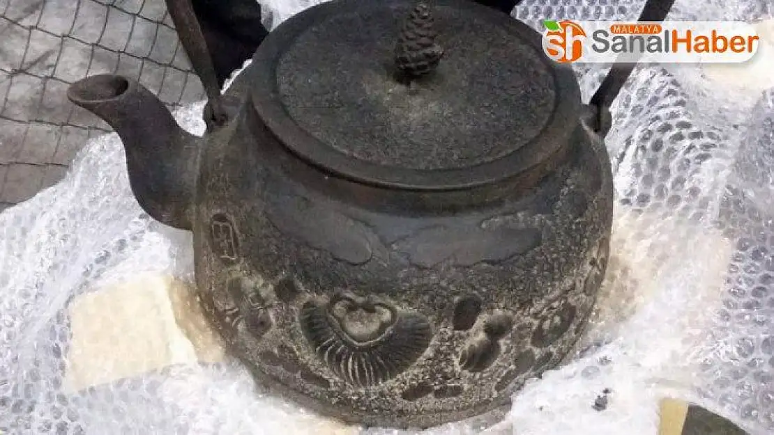 Japonya'dan Ukrayna'ya getirilen tarihi eserler sınırda yakalandı
