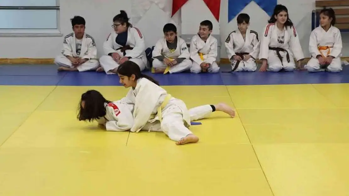 'Judo hareketlerini il birinciliği için yaptılar'