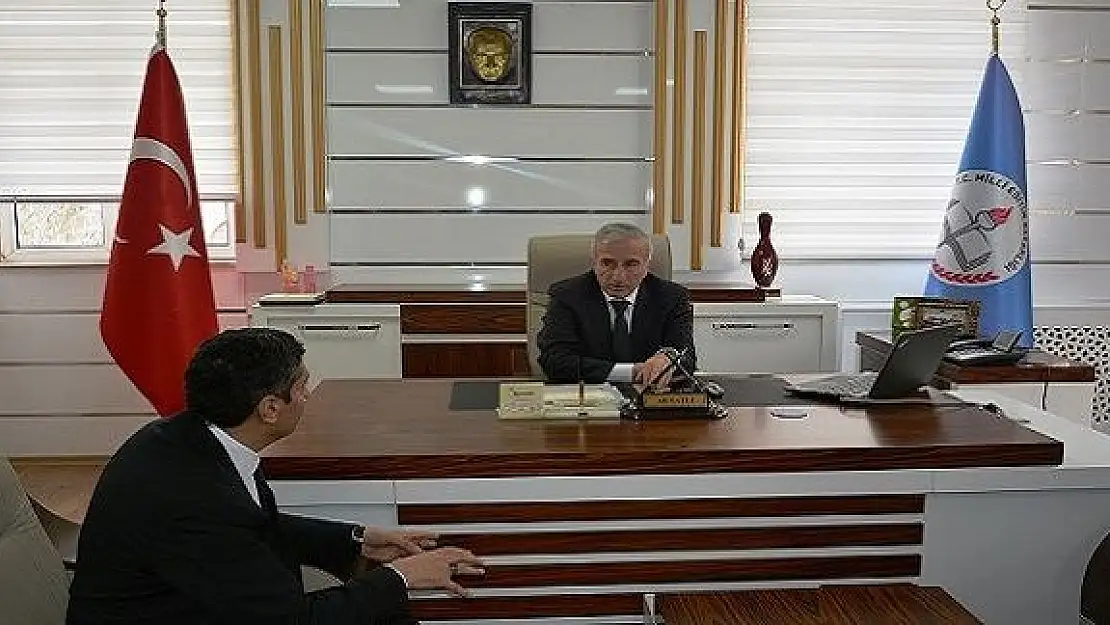 KAMÇI, ZİYARETLERE DEVAM EDİYOR 