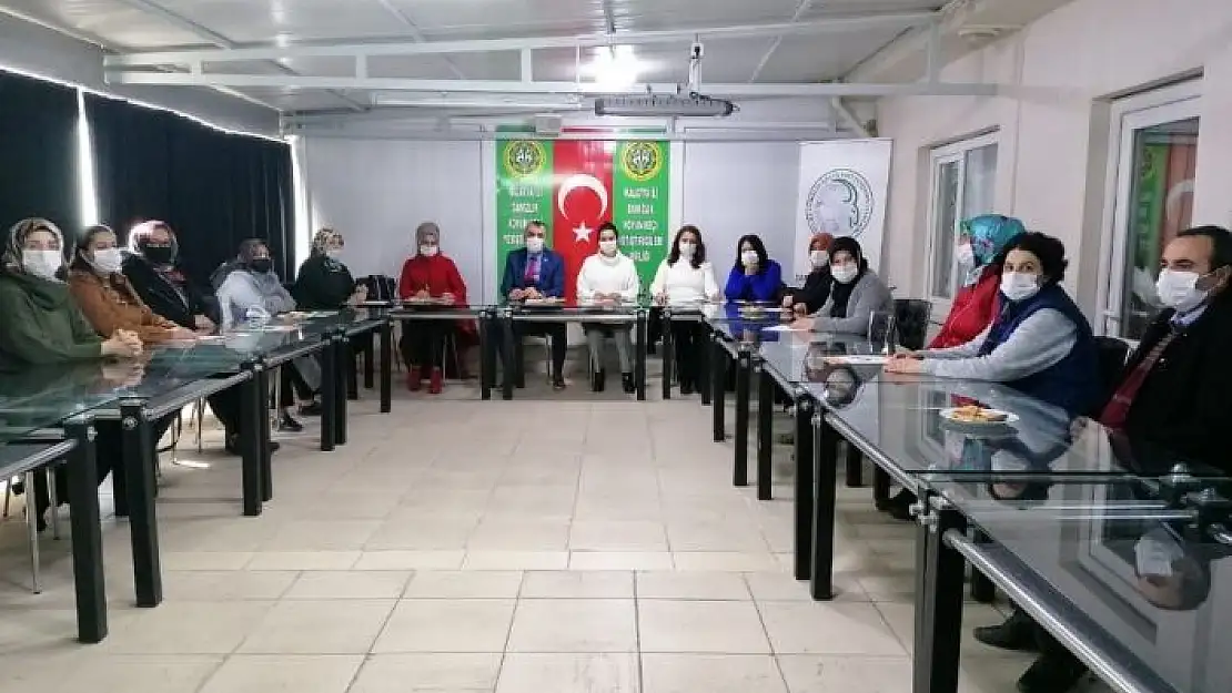 'Kadın girişimciler istişare için bir araya geldi'