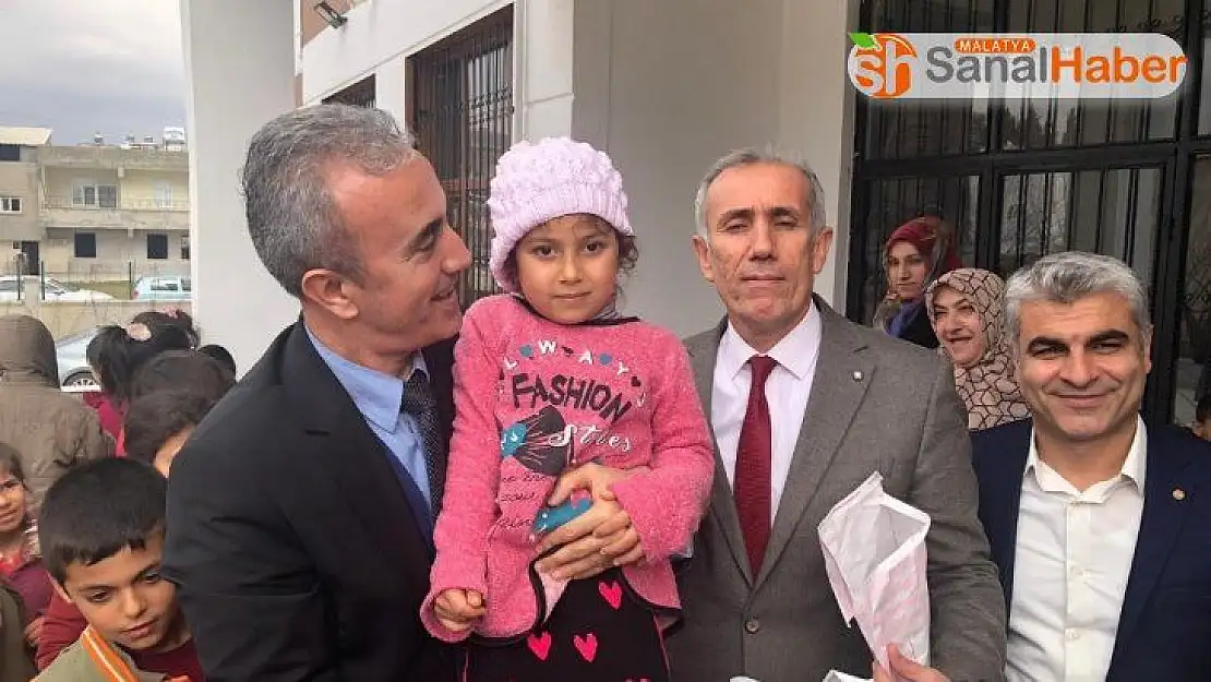 Kadın konukevinden çocuklara el emeği hediyeler