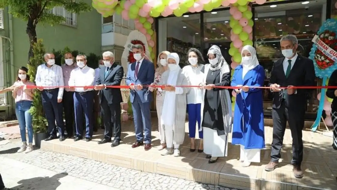 'Kadın kooperatifinin eğitim ve üretim merkezi törenle hizmete açıldı'