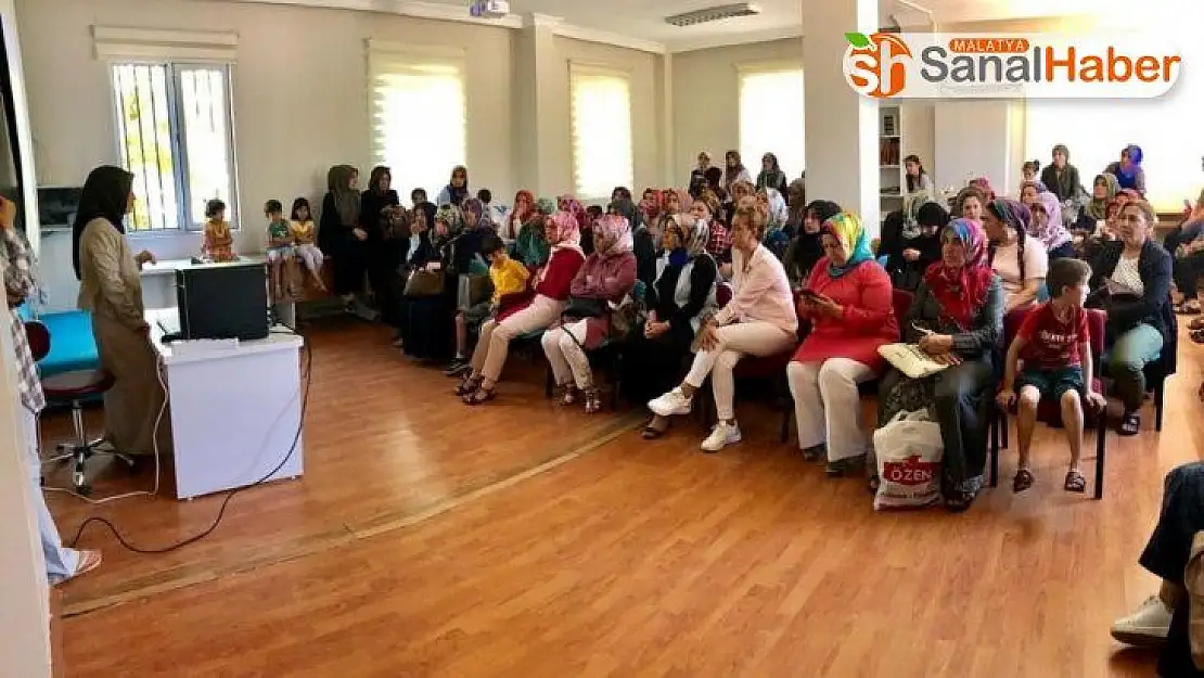 Kadın ve gençlik merkezi kursiyerlerine kadın sağlığı eğitimi