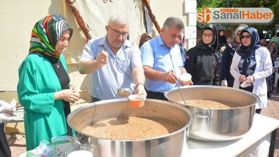 Kadın ve gençlik merkezinde aşure etkinliği