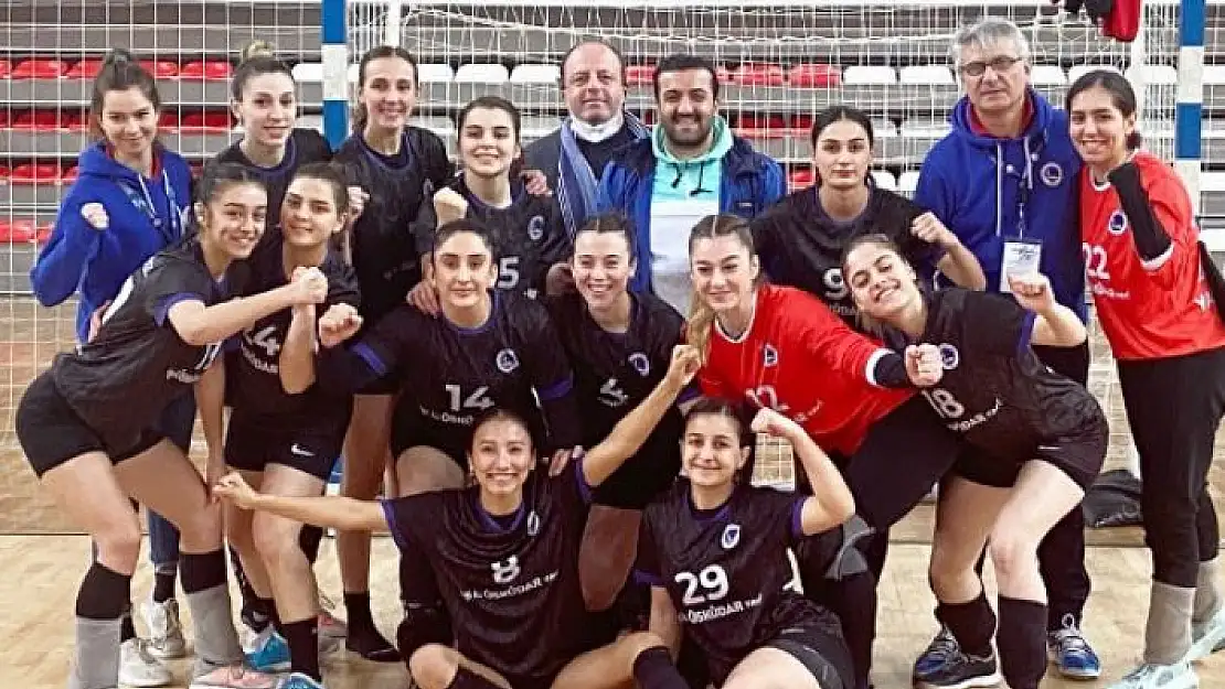 'Kadınlar Hentbol Süper Ligi: Sivas Belediyespor: 25 - Üsküdar Belediyespor: 27'