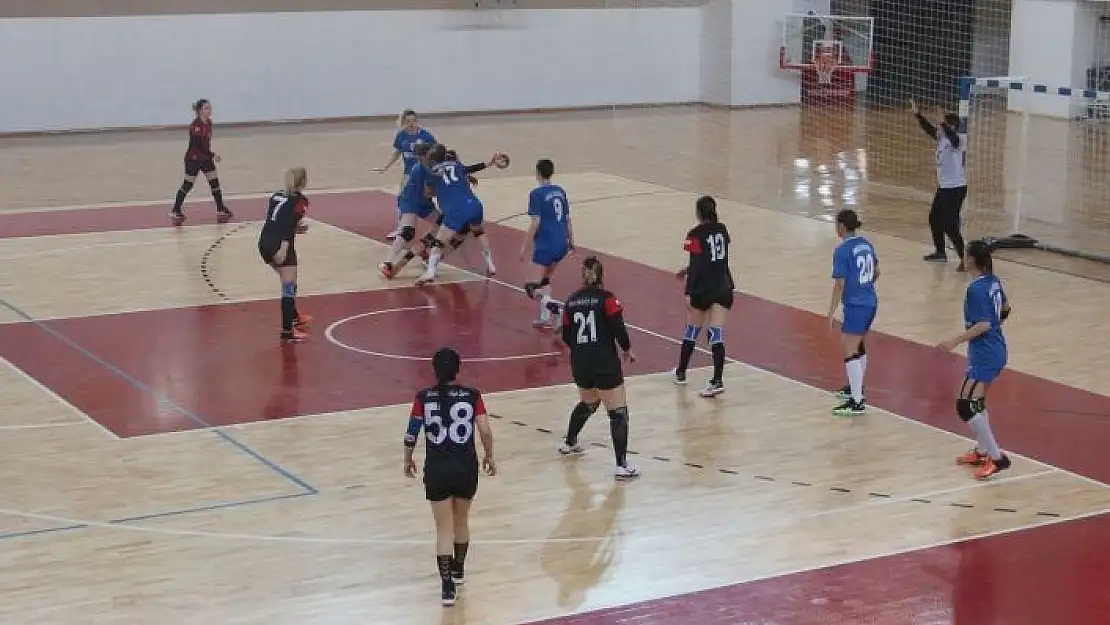 'Kadınlar Hentbol Süper Ligi: Sivas Belediyespor: 26 - Anadolu Üniversitesi GSK: 41'