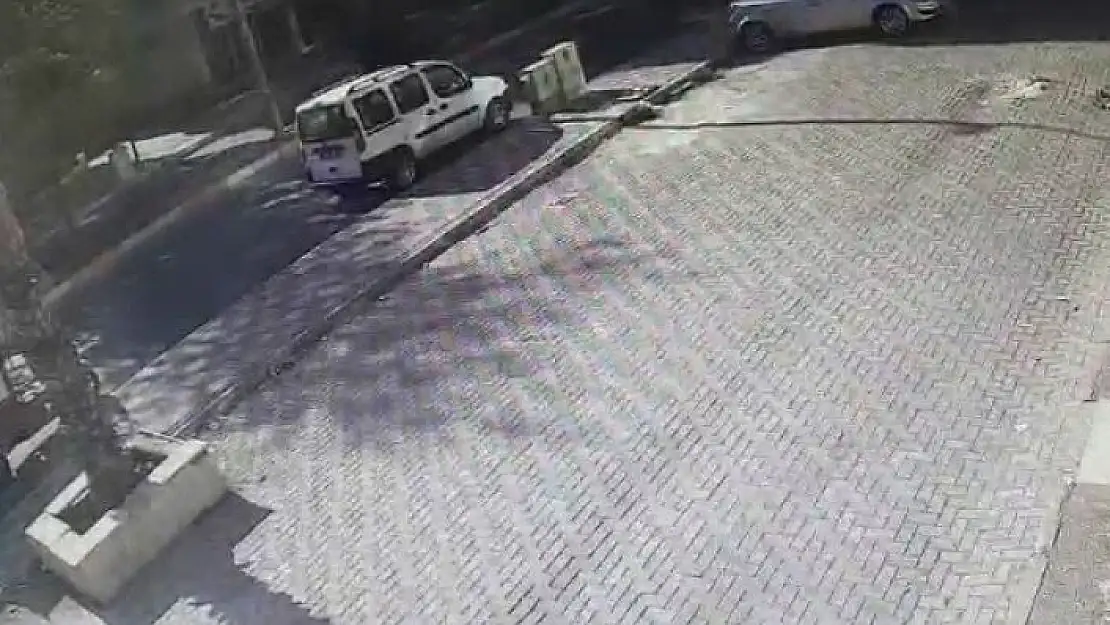'Kağıt toplayıcısının neden olduğu kaza kamerada'