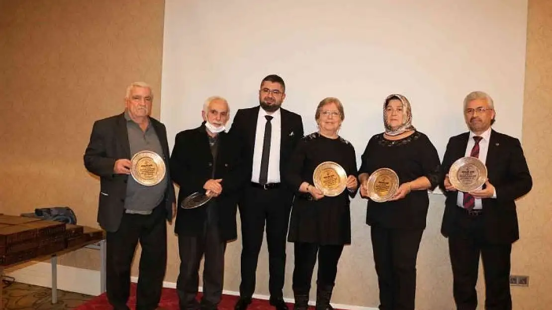 'Kahramanmaraş´ta 50 yıllık berber ve kuaförlere plaket'