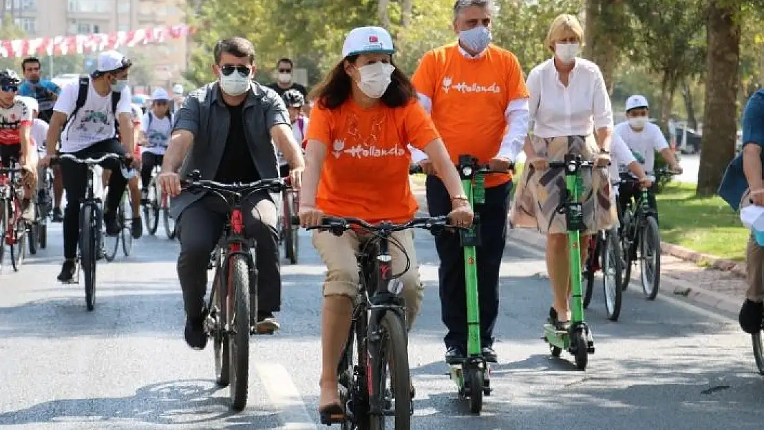 'Kahramanmaraş´ta 7´den 70´e binlerce kişi pedal çevirdi'