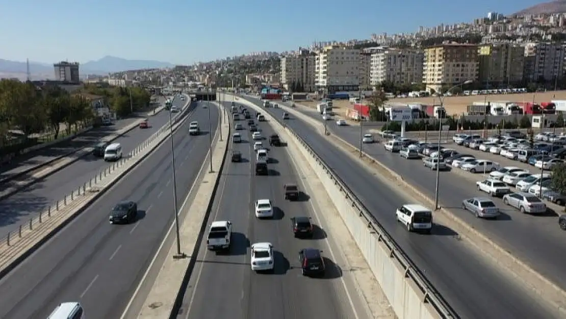 'Kahramanmaraş´ta dernek açılışına 300 araçlık konvoy'