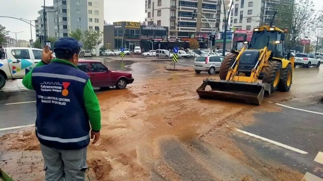 'Kahramanmaraş´ta ekiplerin sağanak yağış nöbeti'