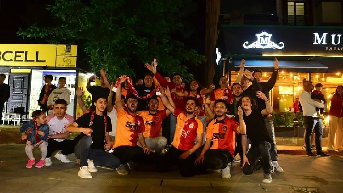 'Kahramanmaraş´ta Galatasaray taraftarları şampiyonluğu coşkuyla kutladı'