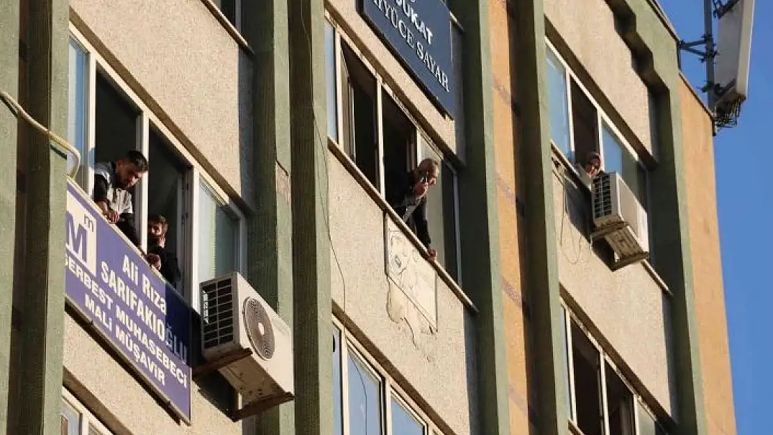 'Kahramanmaraş´ta iş merkezinde yangın paniği'