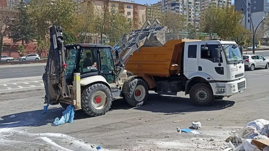 'Kahramanmaraş´ta moloz yığınları kaldırılıyor'