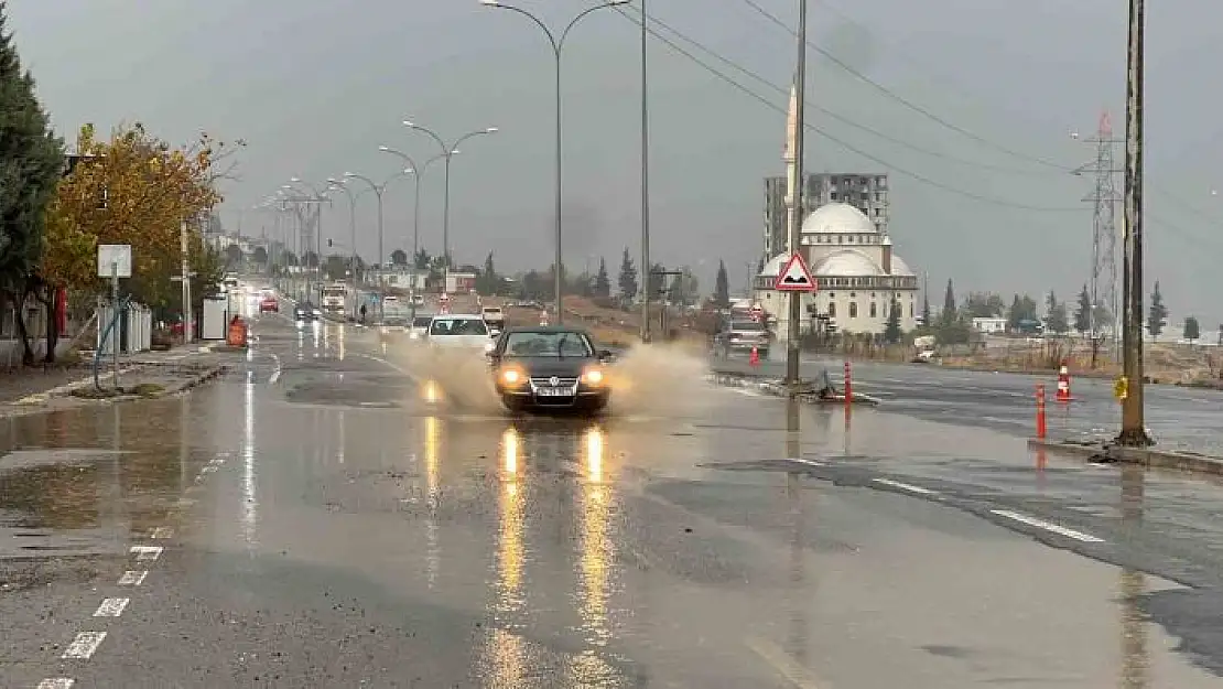 'Kahramanmaraş´ta sağanak yağışı etkili oluyor'