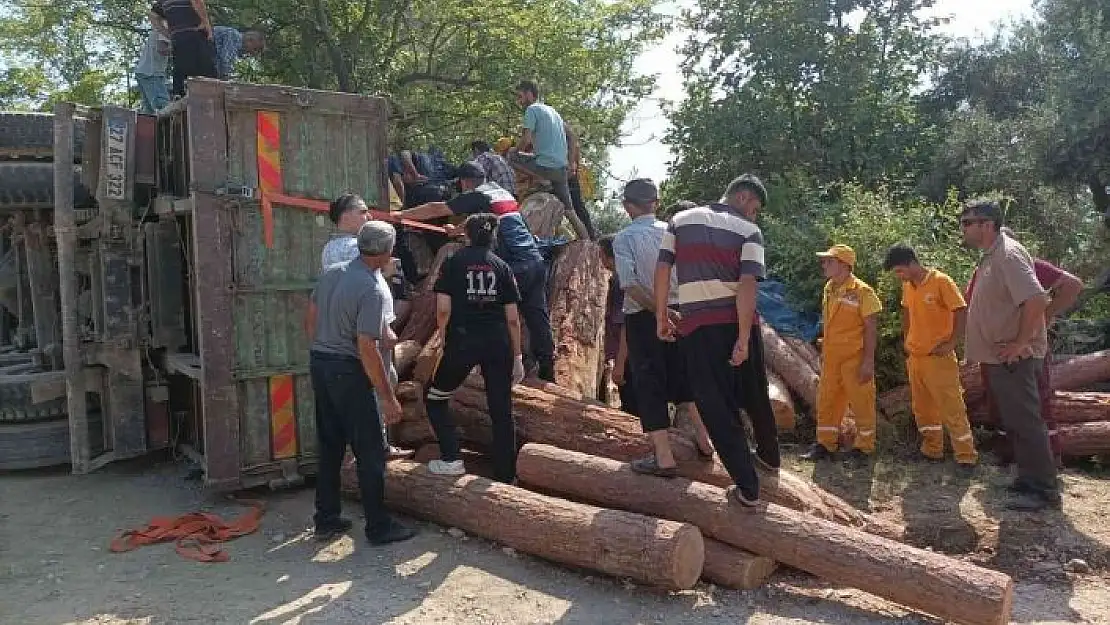 'Kahramanmaraş´ta tomruk yüklü kamyon devrildi: 1 ölü, 2 yaralı'