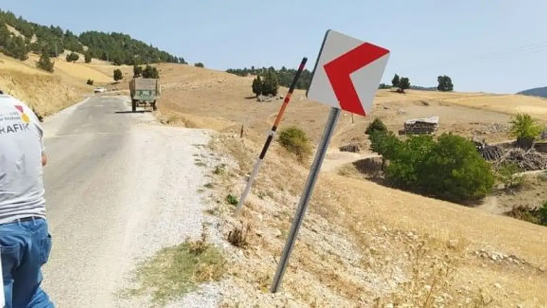 'Kahramanmaraş´ta trafik levhaları yenileniyor'
