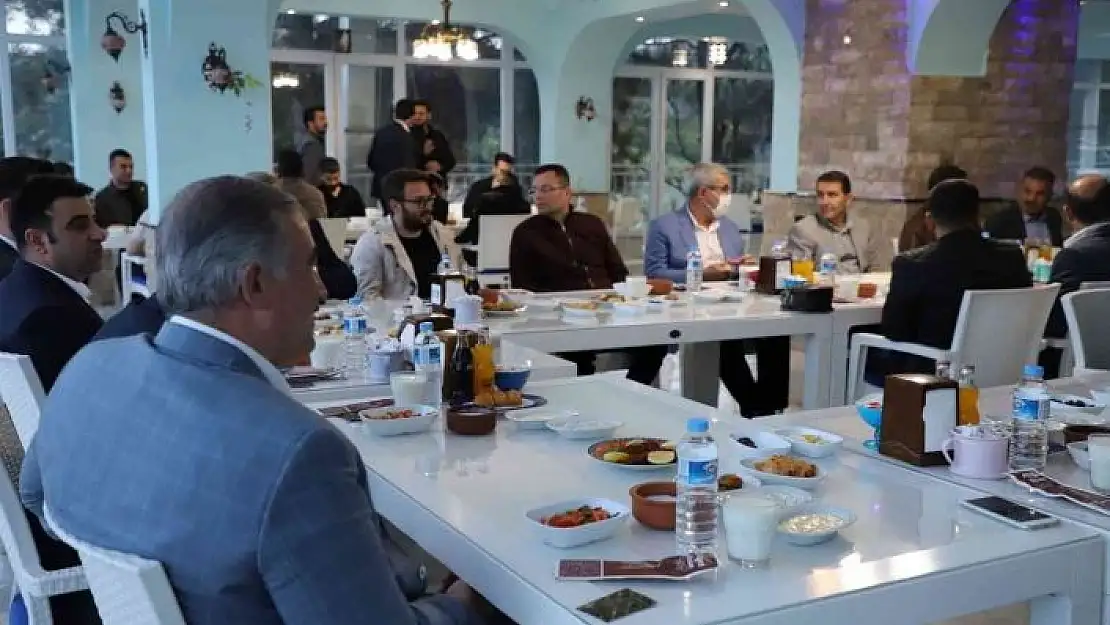 'Kahta Belediyesi kurum amirlerine iftar programı düzenlendi'