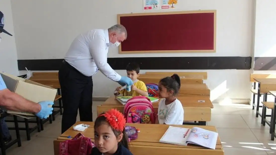 'Kahta Belediyesinden 81 ildeki 81 okula çiğköfte'