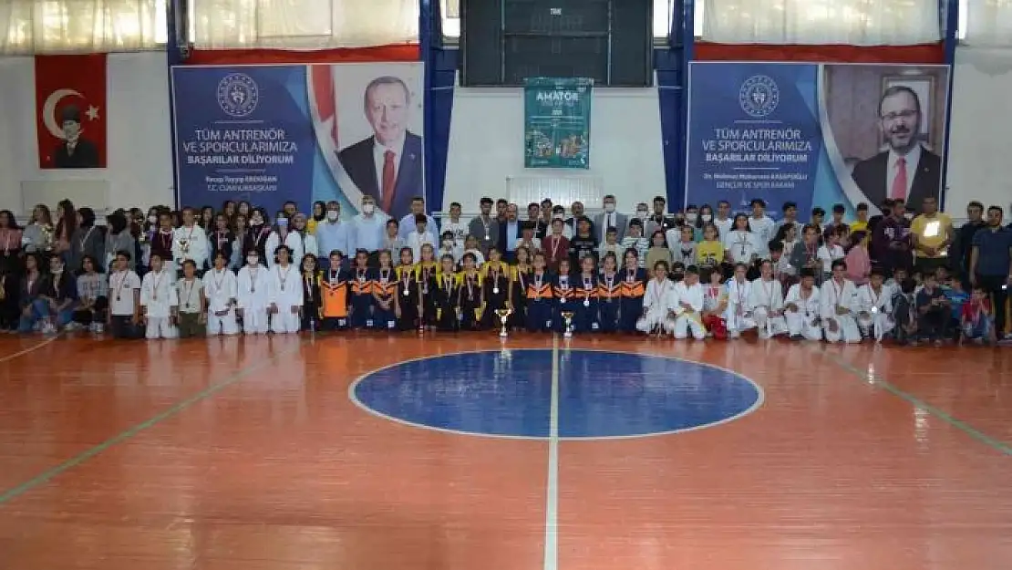 'Kahta´da Amatör Spor Haftası kapanış töreni yapıldı.'