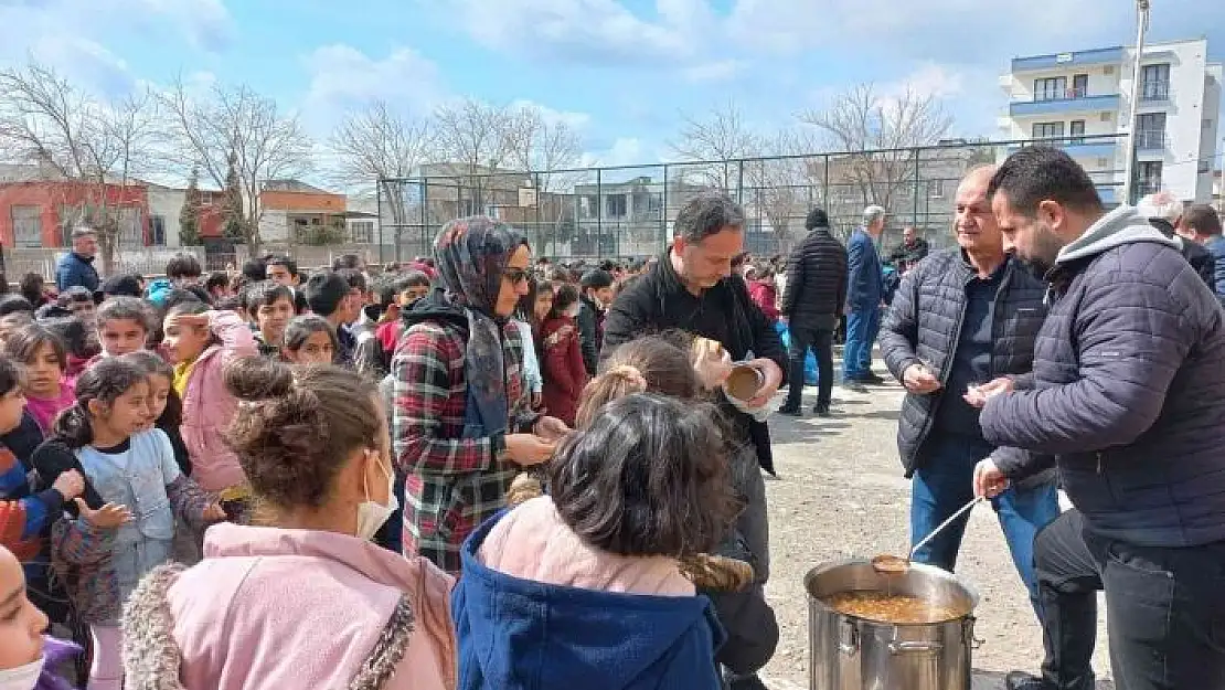 'Kahta´da üzüm hoşafı dağıtıldı'