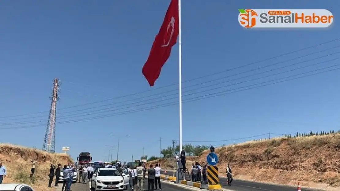 Kahta girişinde dev Türk bayrağı dalgalanacak