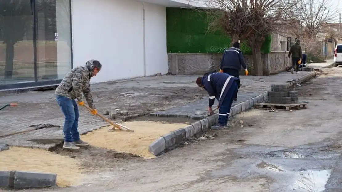 'Kaldırım yenileme çalışmaları devam ediyor'