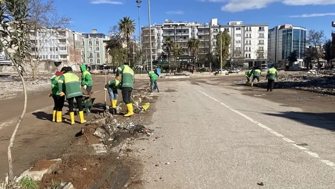 'Kaldırımlarda ince temizlik yapılıyor'