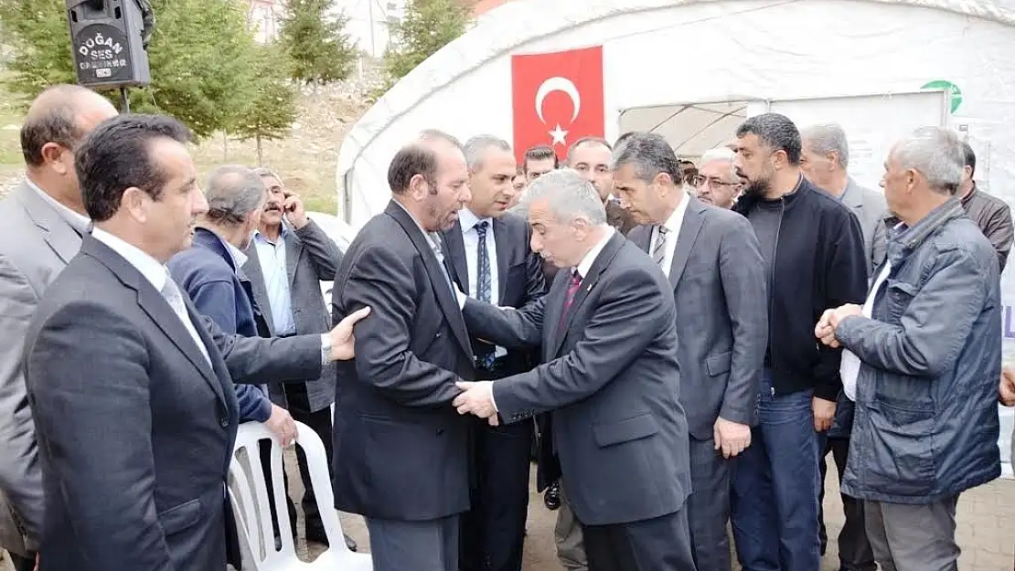  VALİ KAMÇI, GÖREV ŞEHİDİ GÜLER´İN MEVLİTİNE KATILDI