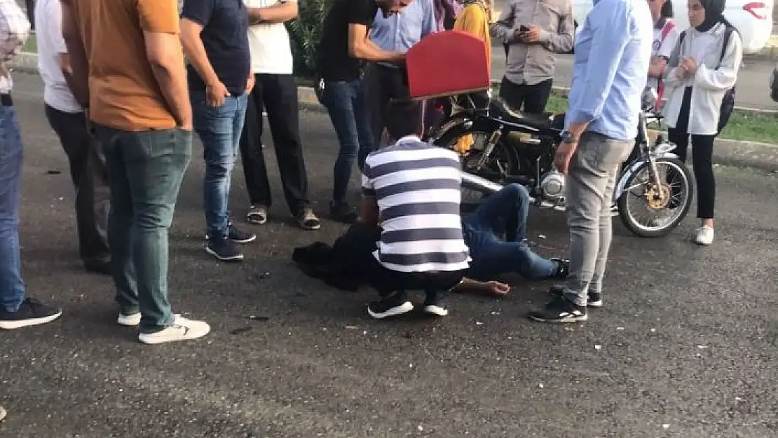 'Kamyonet ile motosiklet çarpıştı: 1 yaralı'