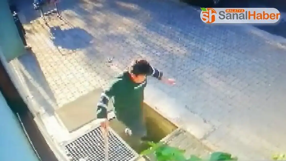Kapağı açık kalan deponun içine düştü