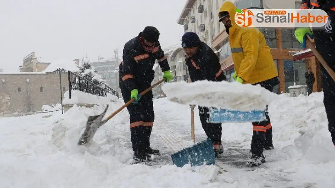 Kar kalınlığı yarım metreye ulaştı