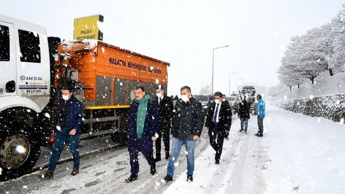 'Kar küreme çalışmalarını çalışmalarını yerinde inceledi'