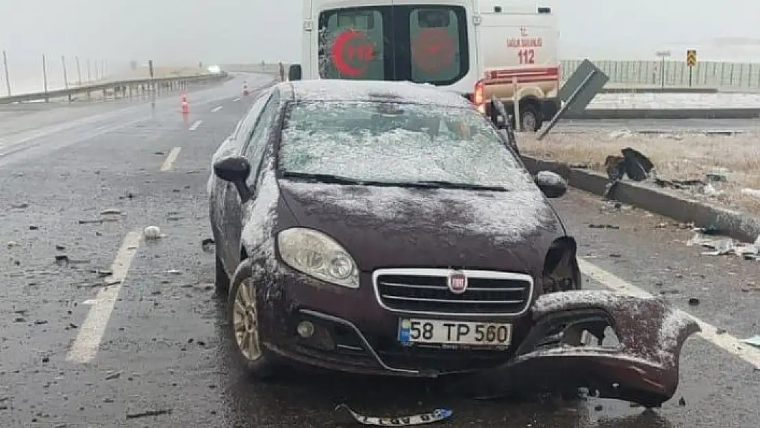 'Kar yağışı kazaya neden oldu: 4 yaralı'