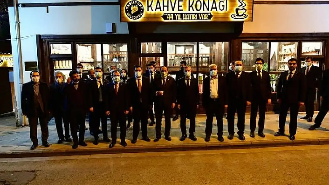 'Karayel ile AK Partililer Yeşilyurt Kahve Konağını gezdi'